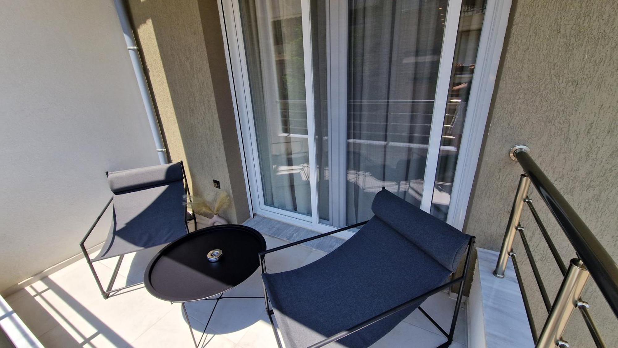 8 Blocks Apartments Alexandroupoli Bagian luar foto